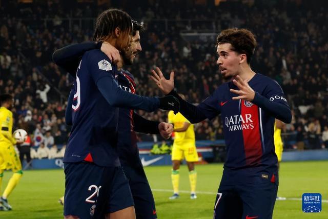 赫拉芬贝赫：我希望能继续和萨拉赫踢球，不知道未来会发生啥