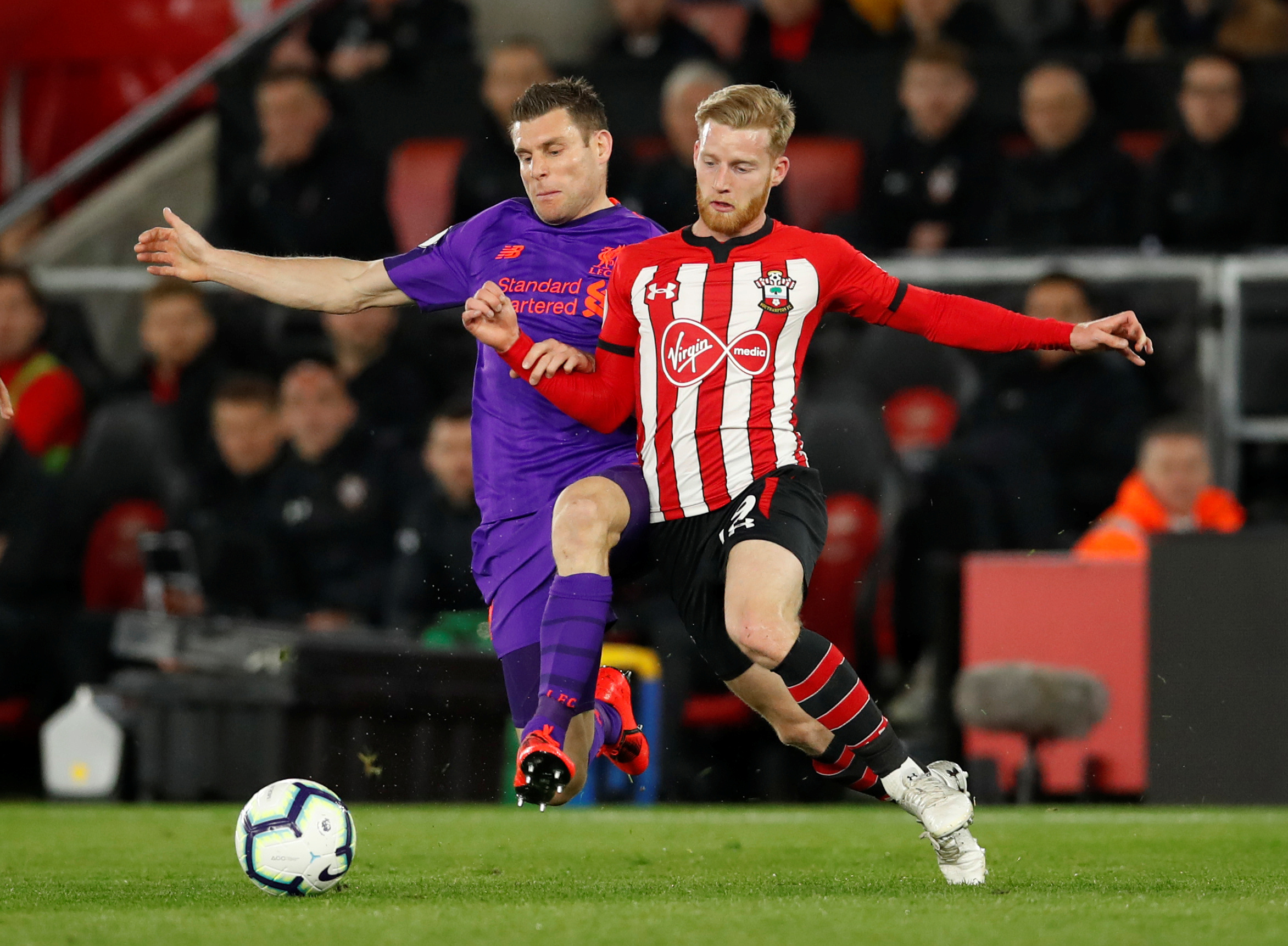 中超：北京国安客场2-1逆转上海申花（中超客场翻盘：北京国安2-1击败上海申花）