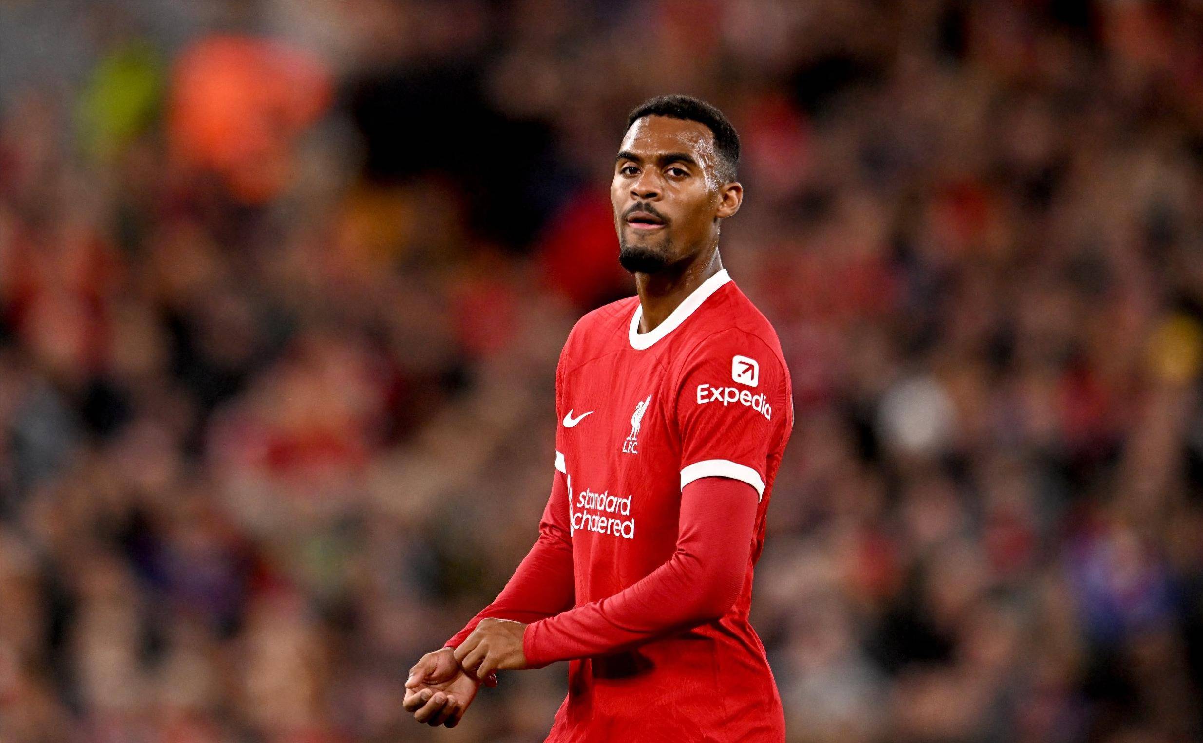 埃梅加：很荣幸完成荷兰队首秀，明年能入选世界杯大名单就知足