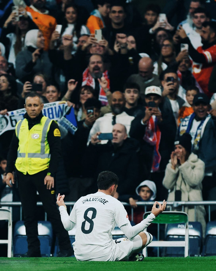 记者：巴洛特利与达曼协作的传闻不实，没有球队有意签下他（记者：巴洛特利与达曼合作传闻不实，暂无球队有意引进他）