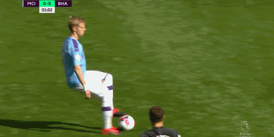 记者：出场时间过少，埃切维里要求曼城终止在药厂的租借合同（因出场机会稀少，埃切维里请求曼城提前终止其在勒沃库森的租借）