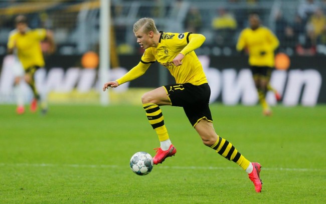 足球世界杯裁判否认偏袒传闻（足球世界杯裁判驳斥偏袒质疑）